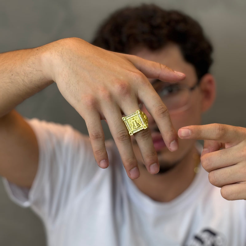 Dedeira Santa Quadrada Cravejada Moeda Antiga